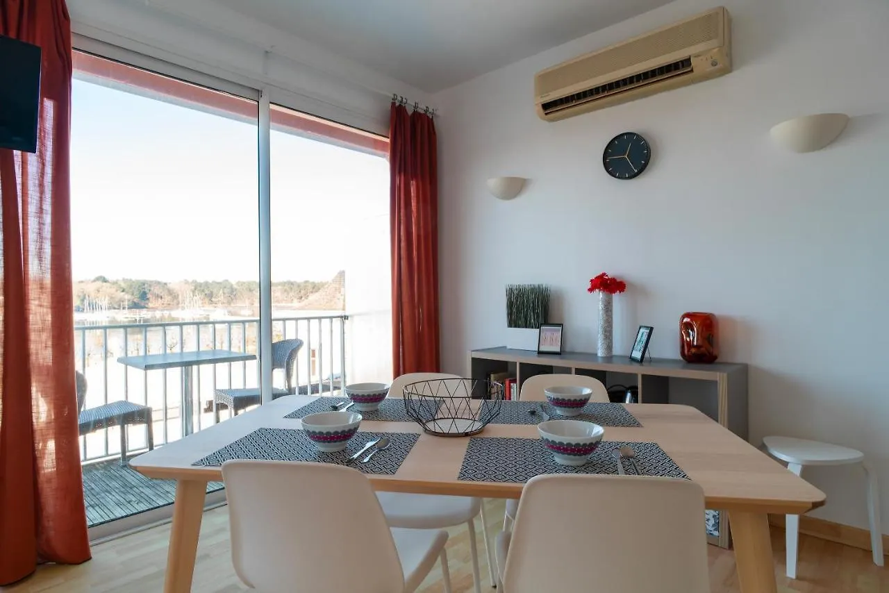 France - Appt Pour 4 Proche Plage Benodet 0*,  France